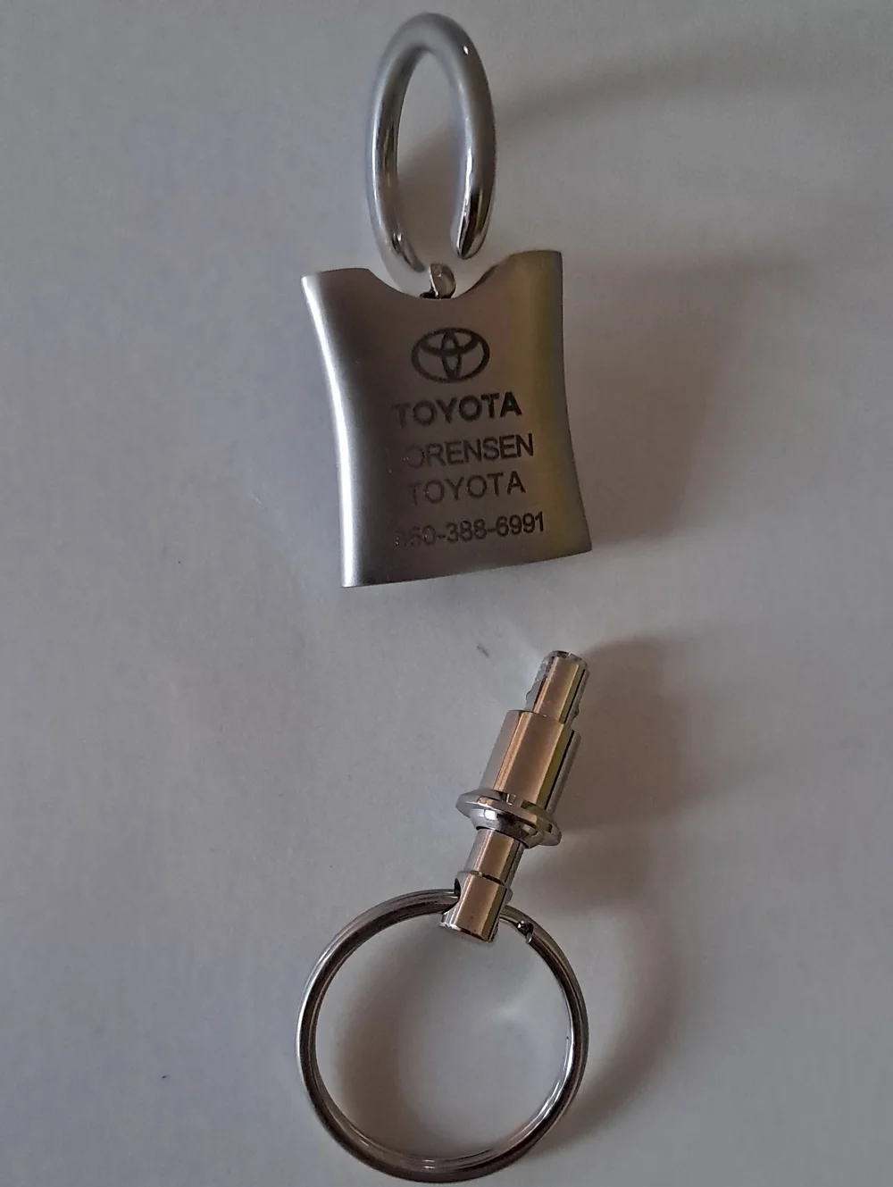 Toyota Logo Metal Removable 2 Rings Key ring NIB Westbrook, Connecticut Unisex